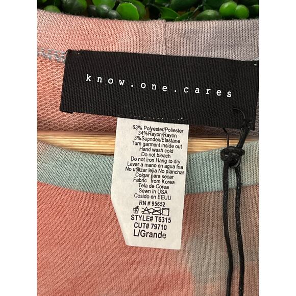 Know one cares soft blouse women’s size L - Picture 3 of 5